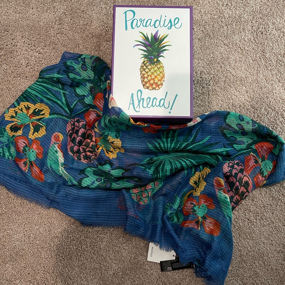 NWT MANGO WRAP/SCARF/SHAWL
